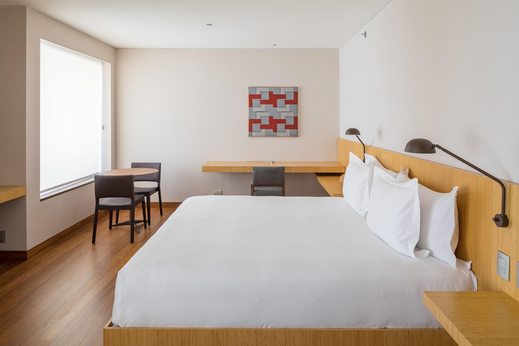 B Hotel Бразилиа Экстерьер фото A room at the Standard East Village