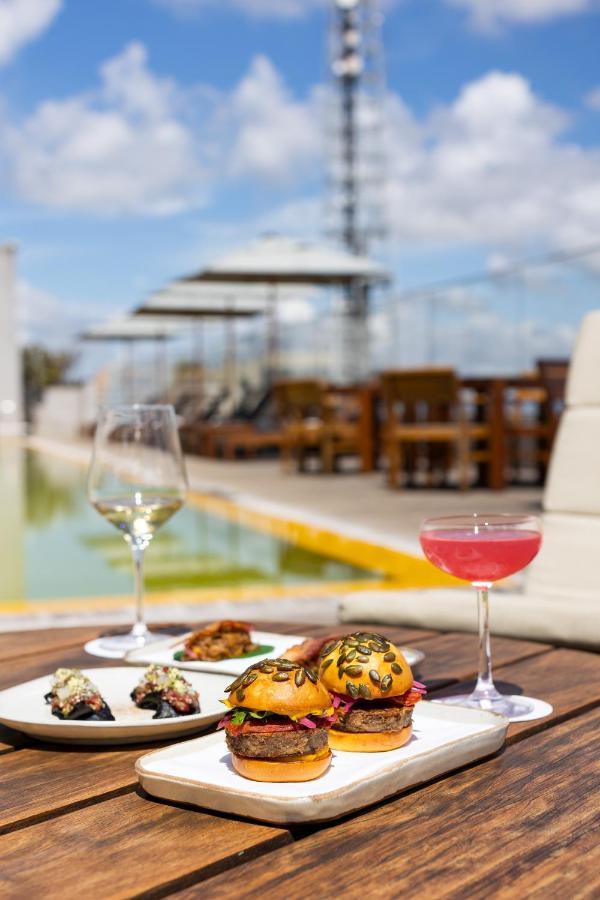 B Hotel Бразилиа Экстерьер фото The Deck